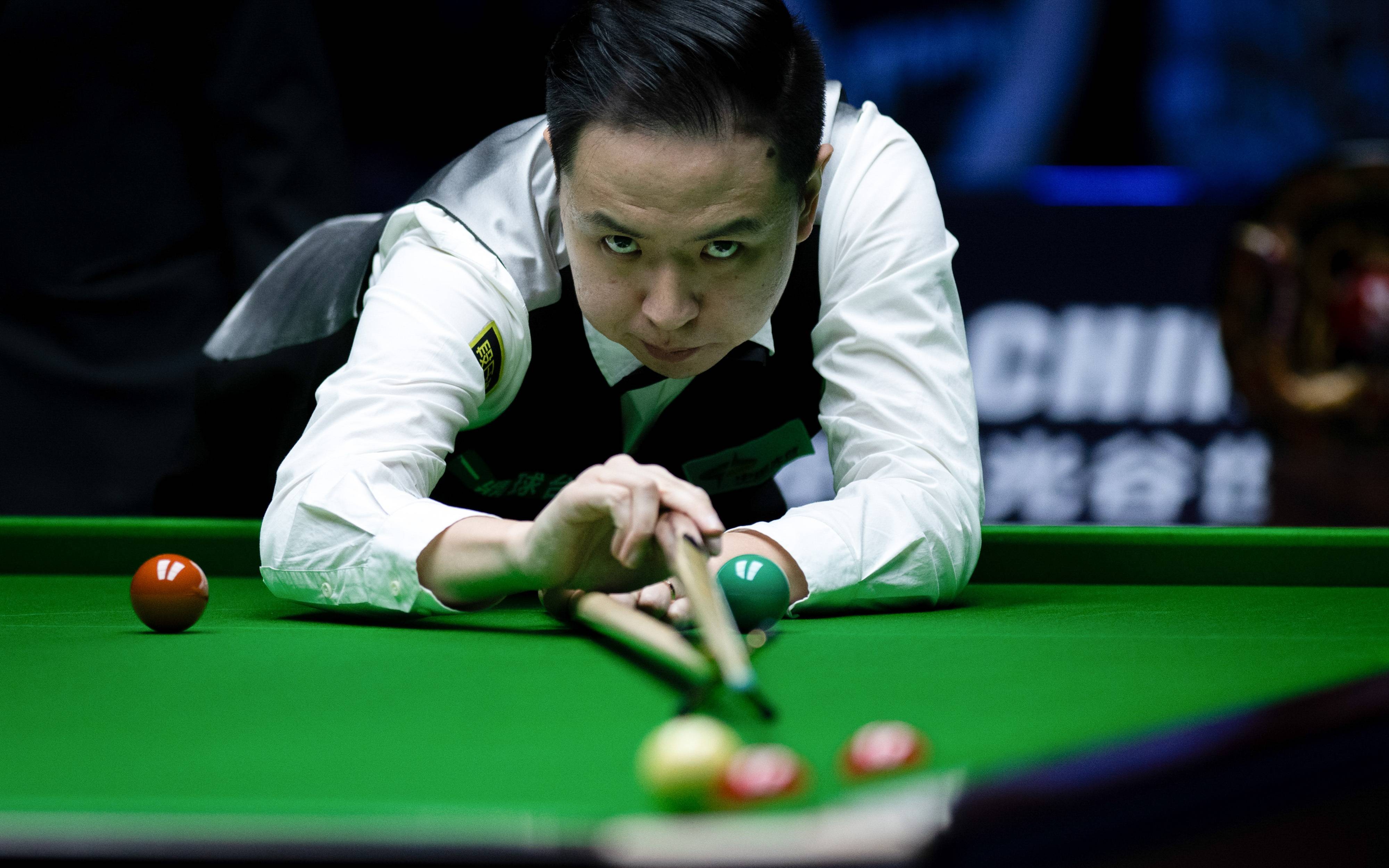 更反映出裁 更反映出裁