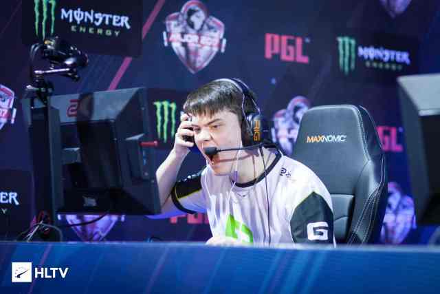 包括挑选更 包括挑选更